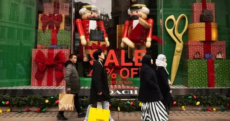 Рождественского подъема нет: объемы розничных продаж падают на 1%